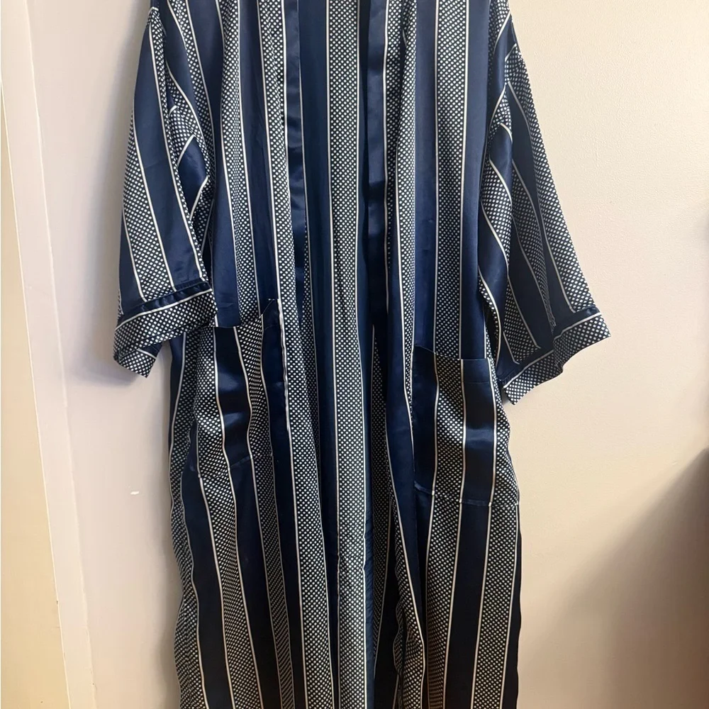 J.T. Beckett Vintage Striped Satin Robe – Size L